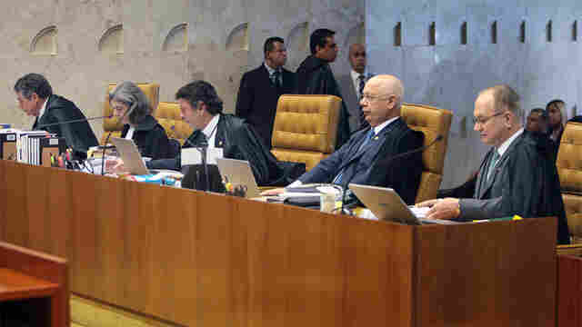 SUPREMO RETOMA SESSÃO PARA DECIDIR RITO DO IMPEACHMENT; Assista