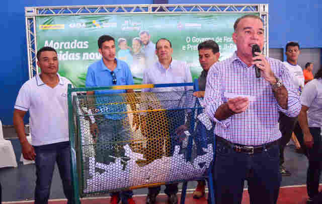 População lota Gerivaldão para sorteio de casas do Minha Casa, Minha Vida