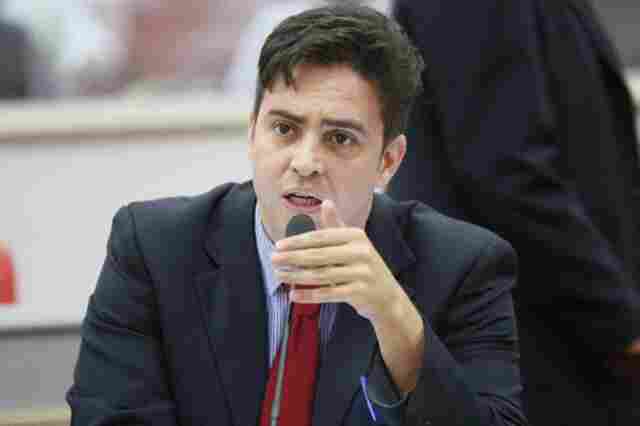 Posicionamento contrário a aumento de impostos é briga antiga, diz deputado Léo Moraes