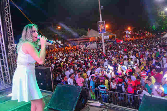 Ji-Paraná recebe 2016 com festa, fogos, shows e muita esperança para um ano melhor