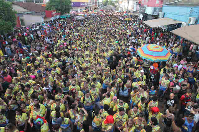 BANDA MANTÉM TRADIÇÃO E LEVA MAIS DE 100 MIL ÀS RUAS DE PORTO VELHO; CONFIRA CENTENAS DE IMAGENS