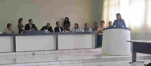 Servidores de Vilhena lotam a Câmara de Vereadores para ouvir prefeito Rover