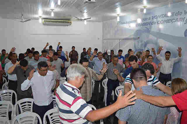Líderes evangélicos também apostam na mudança com Leo Moraes
