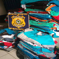 PRF apreende quase 900 camisetas contrabandeadas em Jaru