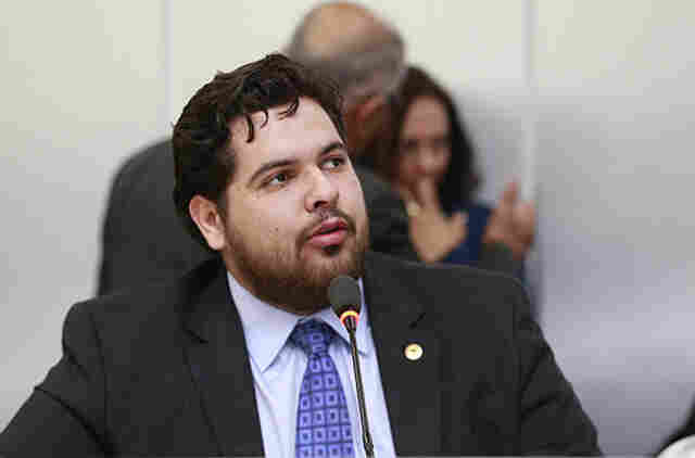 Jean Oliveira requer voto de louvor a atletas que conquistaram título internacional