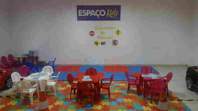 Detran cria espaço para criança aprenderem sobre trânsito no shopping de Porto Velho