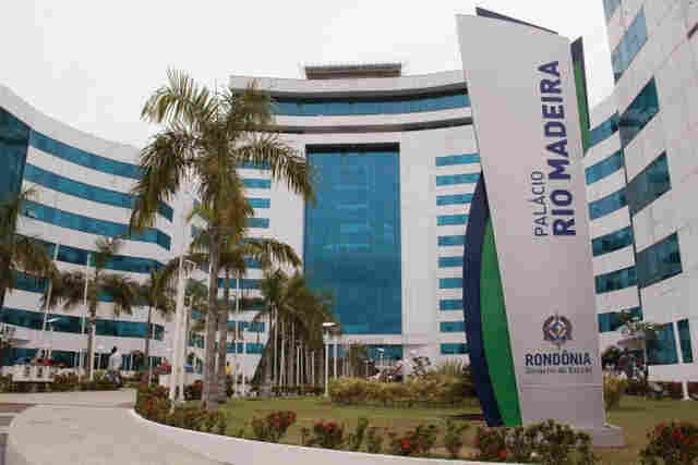 Governo exonera mais de 500 comissionados