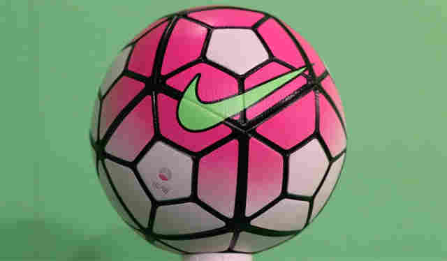 Fla x Timão e Gre-Nal terão bola do Outubro Rosa