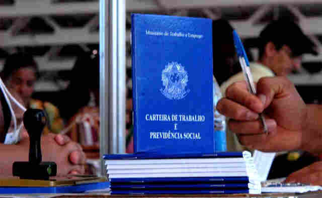 Desemprego cresce 0,5%, vai a 11,8% e país tem 12 milhões de desocupados
