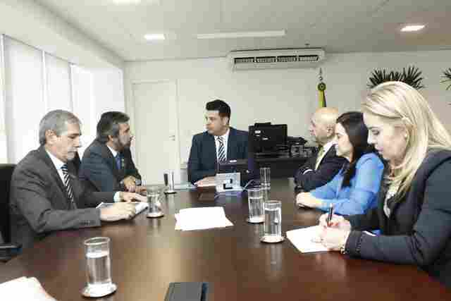 Raupp, Marinha  e Confúcio tratam com ministro dos Esportes sobre recursos para os municípios