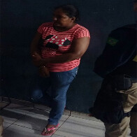 Traficante é presa com droga fixada ao corpo na BR-364