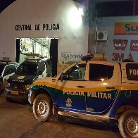 Homem agride esposa grávida, ateia fogo na própria casa, foge de vizinhos e acaba preso