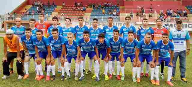 Lucia Tereza garante apoio a time de futebol de Espigão do Oeste