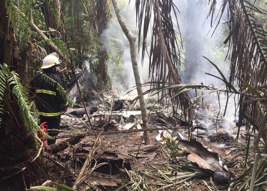 Bombeiros confirmam cinco mortes na queda de avião em Manaus; Vídeo e fotos