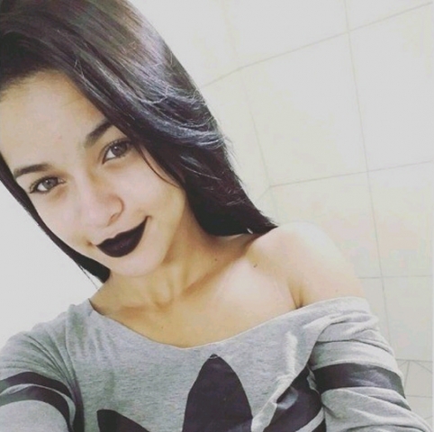 Adolescente se joga de moto em movimento ap&oacute;s brigar com o namorado
