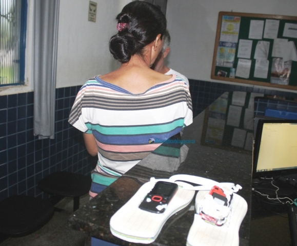 Mulher leva celulares escondidos dentro de chinelo para filho preso em Casa de Deteno
