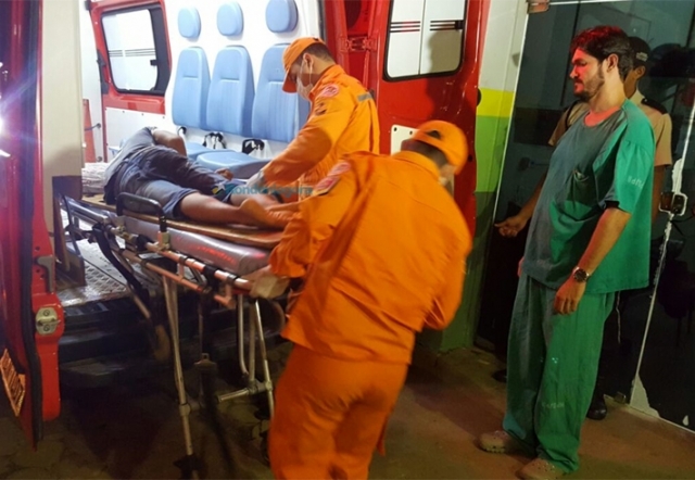 Adolescente é baleado em frente de sua residência em Porto Velho