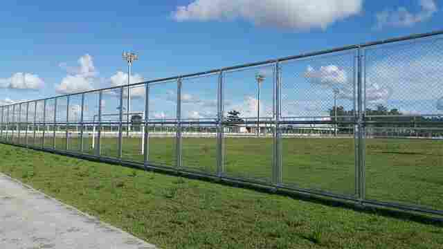 Santo Antônio entrega Centro Poliesportivo de Jacy-Paraná à Prefeitura