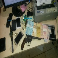 Quarteto é detido após pedir pizza e assaltar entregador na Zona Sul