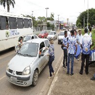 Bloco da Saúde distribui preservativos e orienta foliões sobre DSTs