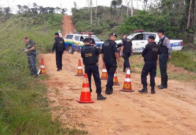 Homem é encontrado morto com as mãos amarradas e afundamento no crânio