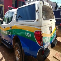 Homem pede para ser preso após espancar a esposa na frente da filha de 5 anos de idade