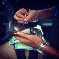 PRF detém idoso com habilitação falsa na BR-174