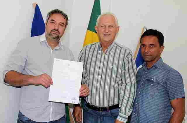 Deputado Airton destina recursos para asfalto em Ouro Preto do Oeste