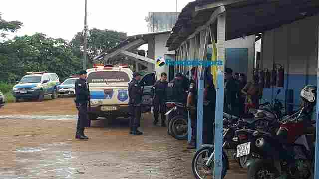 Antes de confusão, agentes penitenciários foram hostilizados por dezenas de presos no Ênio Pinheiro