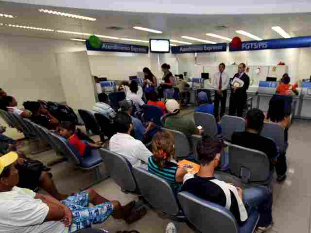 Problema no saque do FGTS inativo pode ser falta de comunicação da empresa sobre desligamento do funcionário