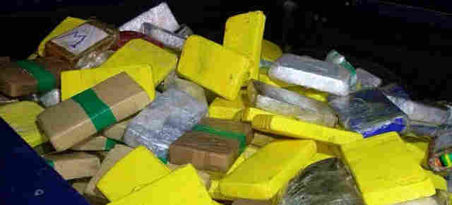 Caminhoneiro é preso com mais de 300 quilos de cocaína em Ariquemes