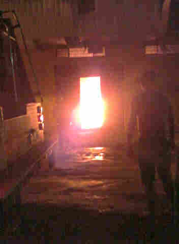 Incêndio destrói parte de supermercado na Zona Leste