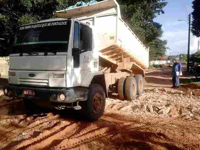 Semosp está com várias frentes de trabalho na área urbana e rural de Ji-Paraná