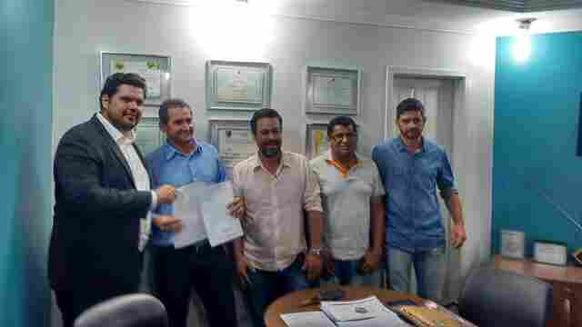 Jean Oliveira atende pedidos para Novo Horizonte