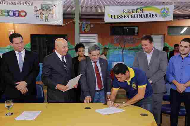 Deputado Aélcio da TV destina emendas para construção de obras em escolas de Porto Velho