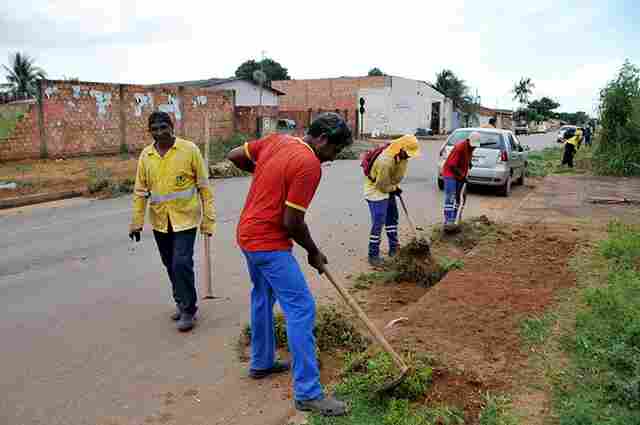 Prefeitura trabalha com várias frentes na Capital e distritos