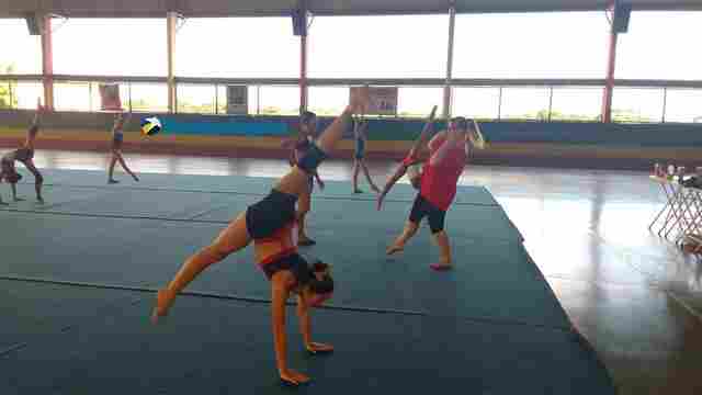 Ginastas do Clube Dom Bosco são treinadas por profissionais búlgaras