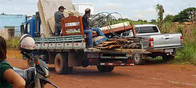 Em reintegração de posse, famílias são retiradas do assentamento Itamarati em Porto Velho