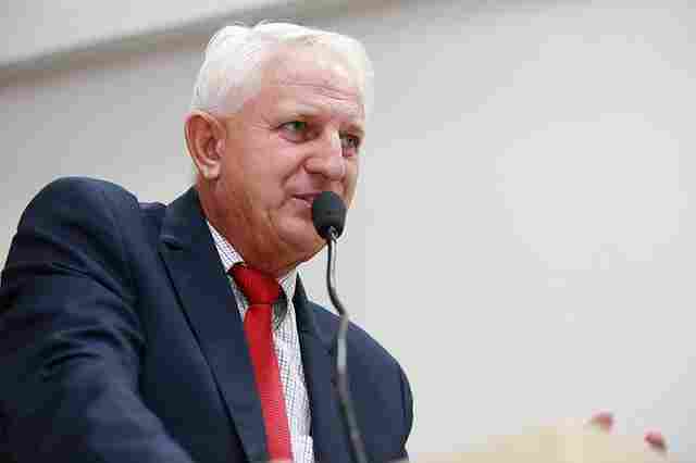 Projeto do deputado Airton dispensa autenticação em cartório de documentos