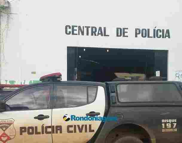 Dupla arromba restaurante e rouba celular em Porto Velho