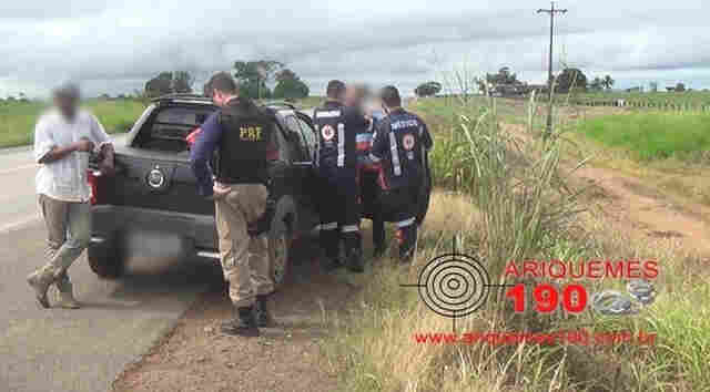 Mãe e filho ficam feridos em acidente entre automóvel e carreta na BR-364