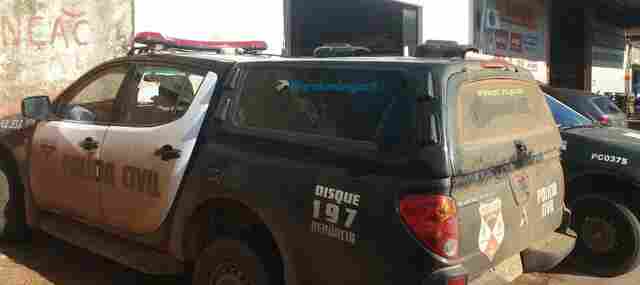 Homem é detido com revólver e munições e adolescente com drogas, em Porto Velho