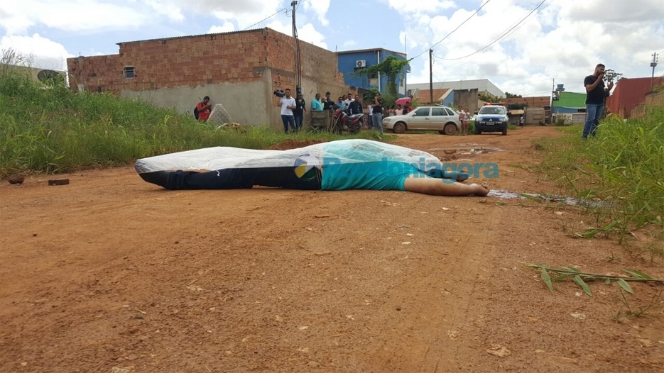 Homem é executado com vários tiros de pistola na Zona Sul da capital