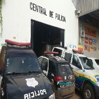 Marido espanca adolescente após ter o celular quebrado e ser agredido com tijolo