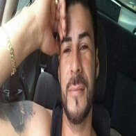 Jovem é executado com cinco tiros no meio da rua