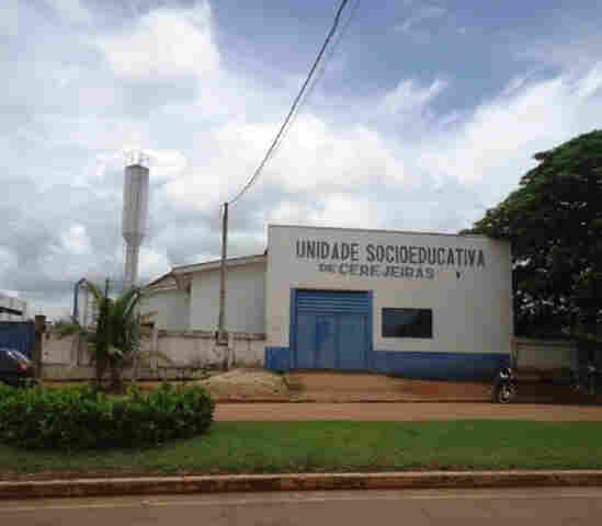 Mãe de adolescente é presa ao tentar entrar com droga em unidade de internação