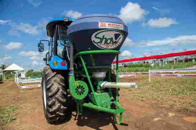 Expositores apresentam máquinas modernas e pesquisas que aumentam a produção agrícola