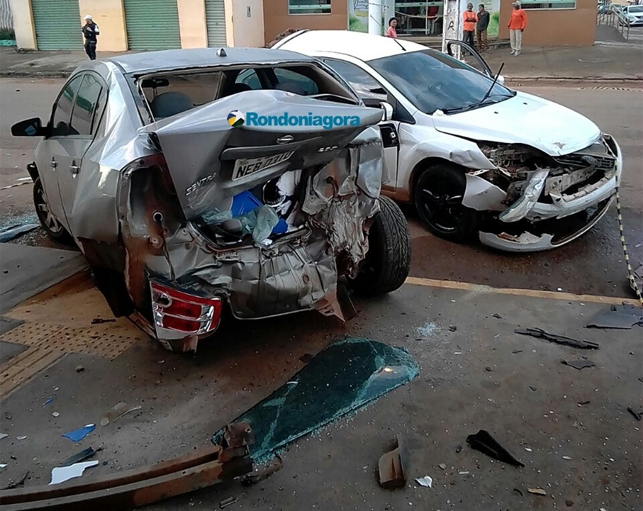 Fotos: Comerciante bêbado é preso após ultrapassar sinais vermelhos e destruir carros em Porto Velho