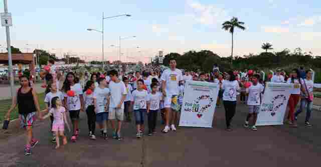 Caminhada da Adoção no Espaço Alternativo chama atenção para a realidade das crianças em abrigos