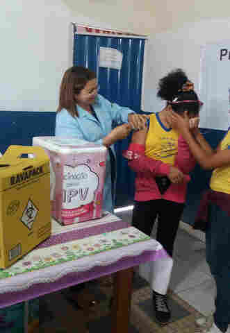 Campanha de vacinação contra HPV para menino é levada para escolas de Porto Velho